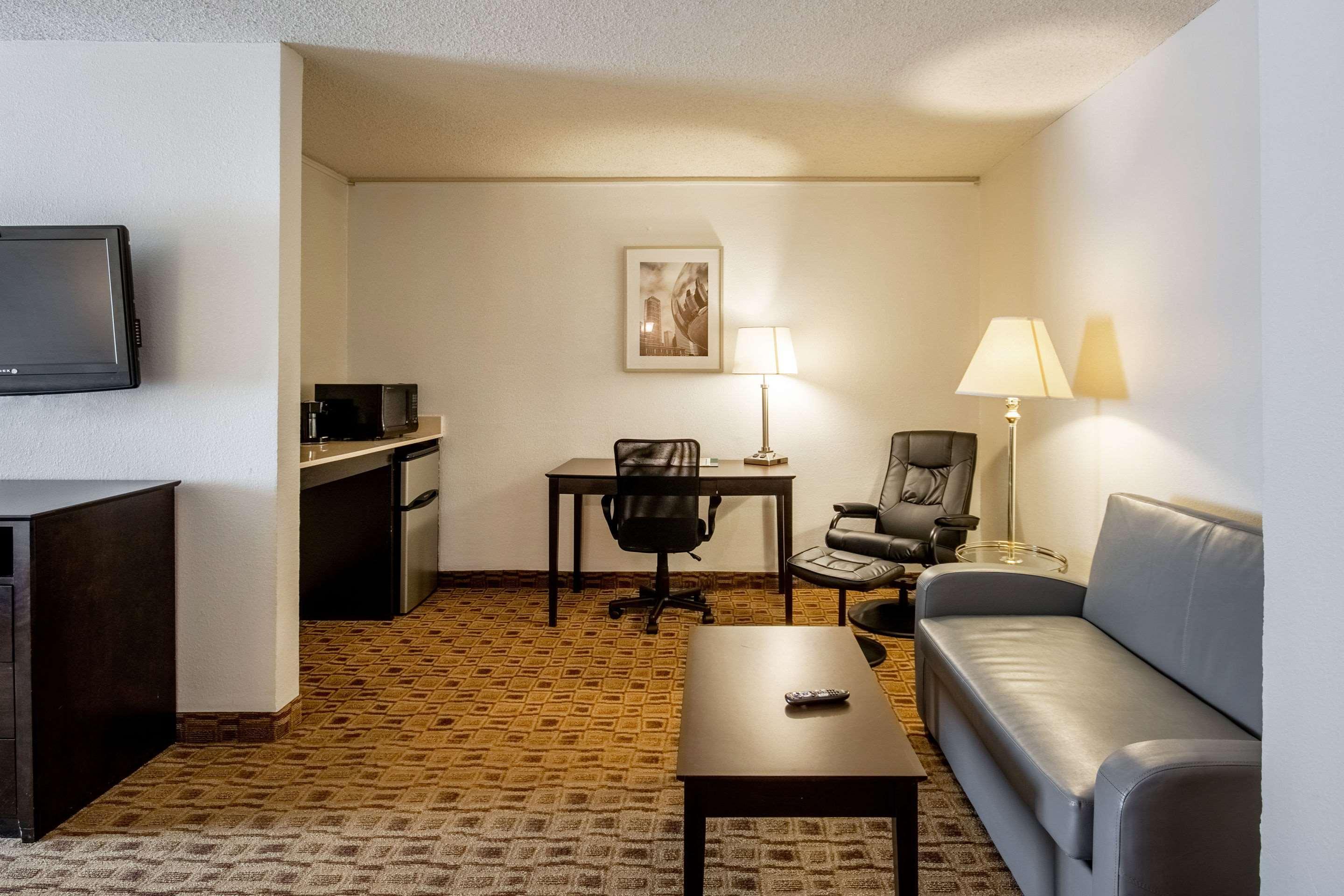 Coratel Plus Suites Wichita West Airport Exterior foto